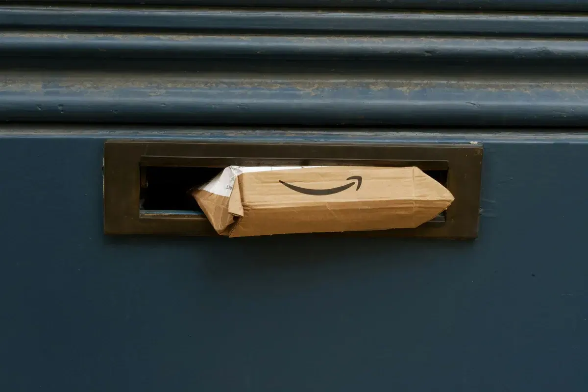 Choosing the Right Option: Package Holding Services vs. PO Box NYC