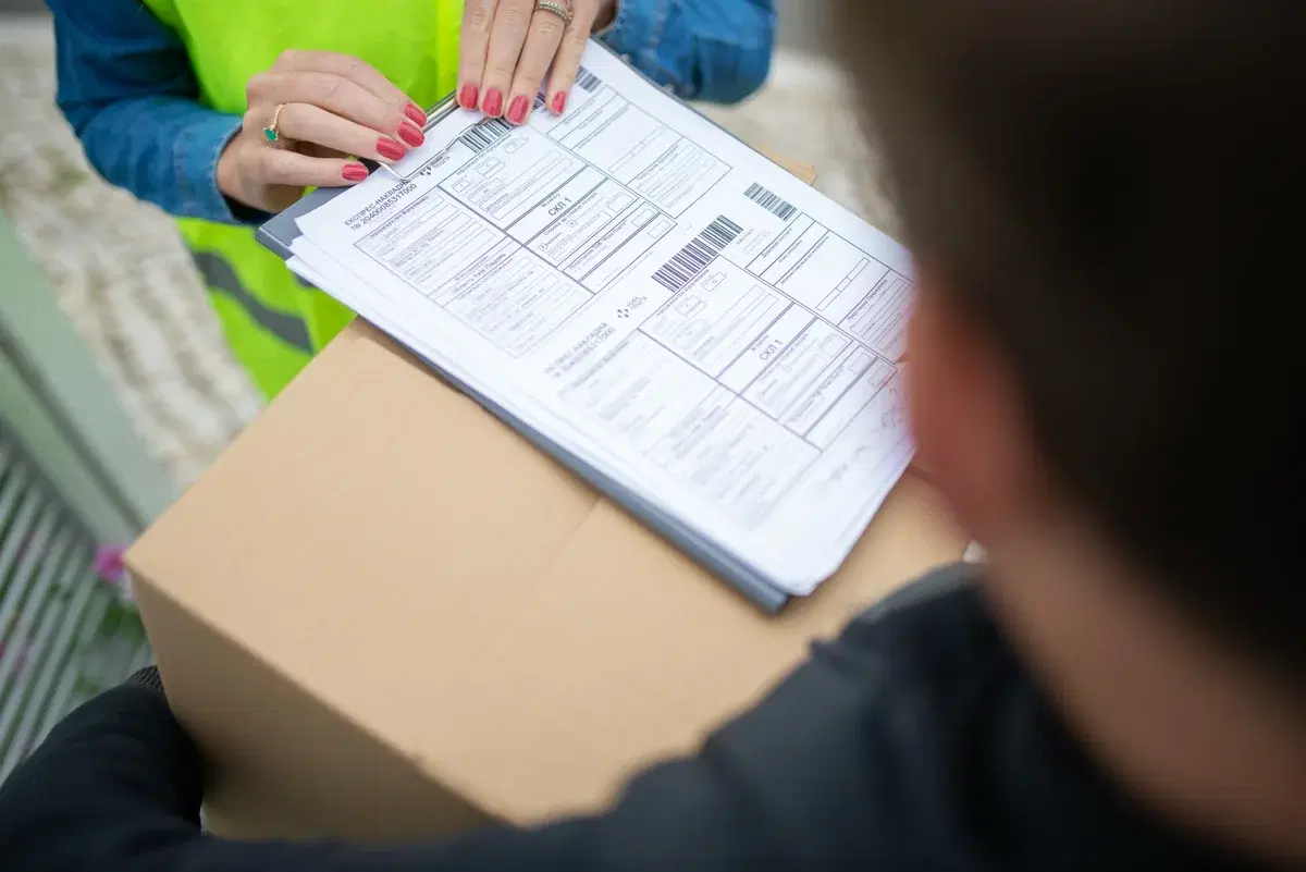 Delivery Amigo Package Receiving and Package Acceptance Service for Package Storage
