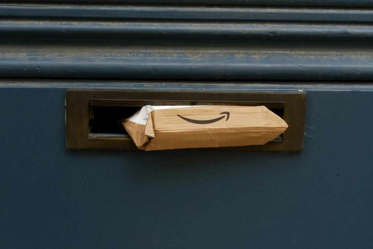 Choosing the Right Option: Package Holding Services vs. PO Box NYC
